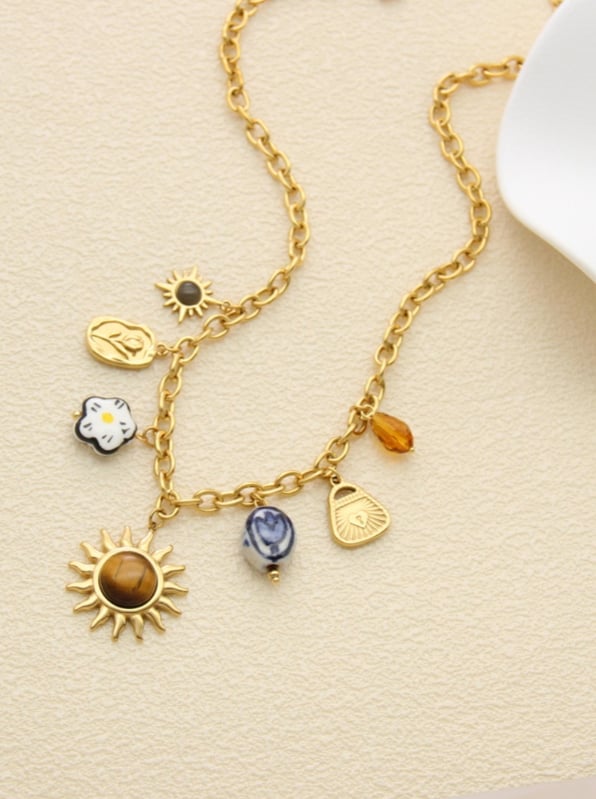 Le collier breloques "Lilas" - Lucienne & Marie