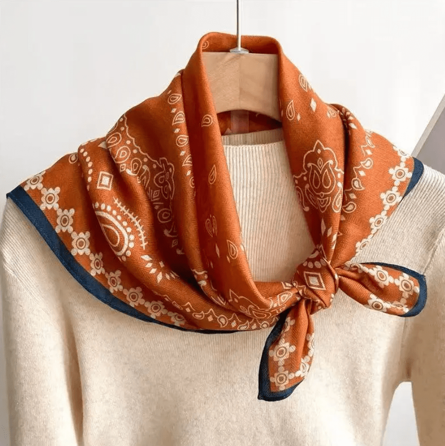 Le foulard "Pauline" - Lucienne & Marie