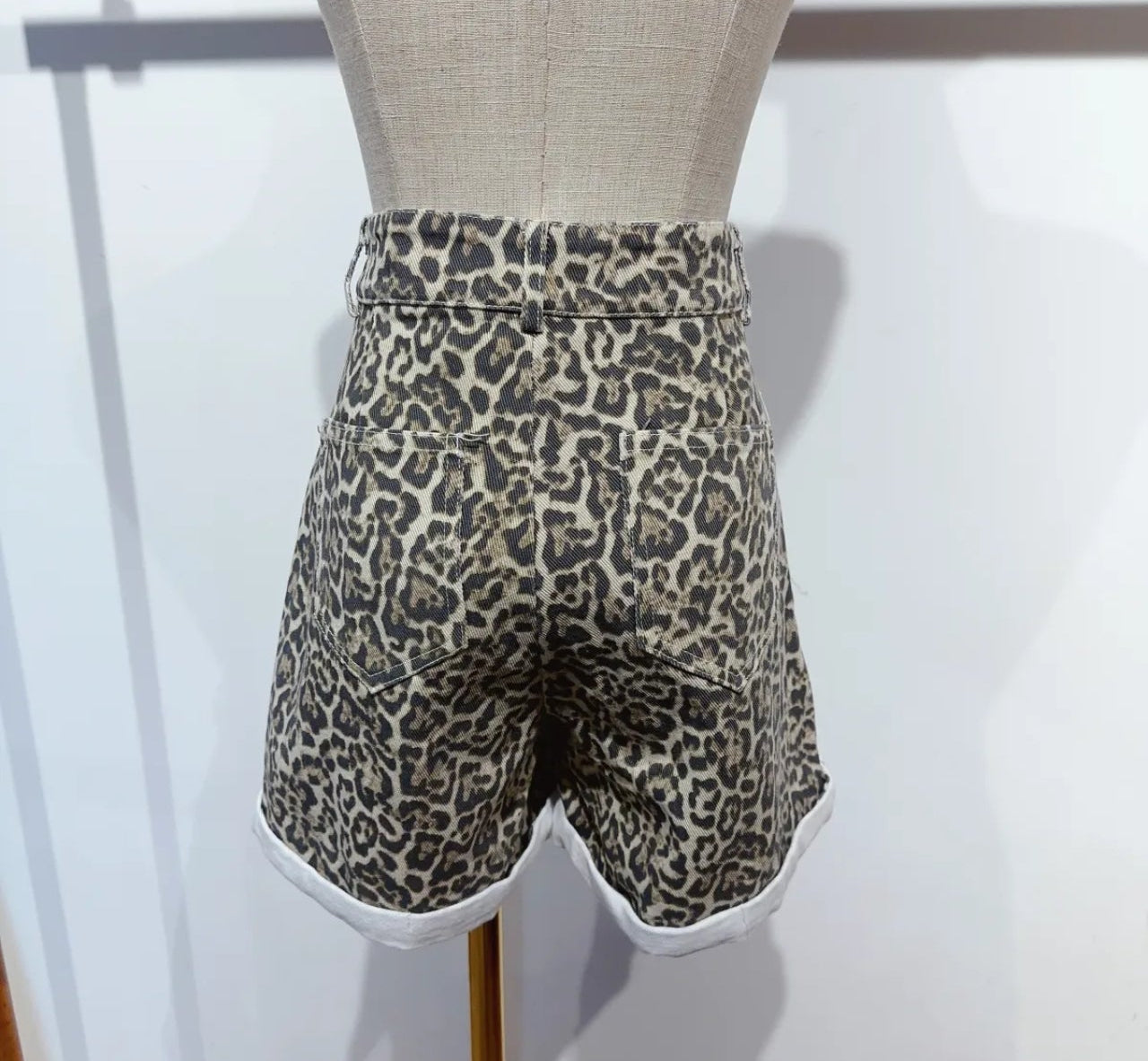 Short Savane – Imprimé Léopard Taille Haute