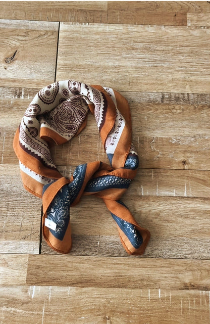 Le foulard "Garance"