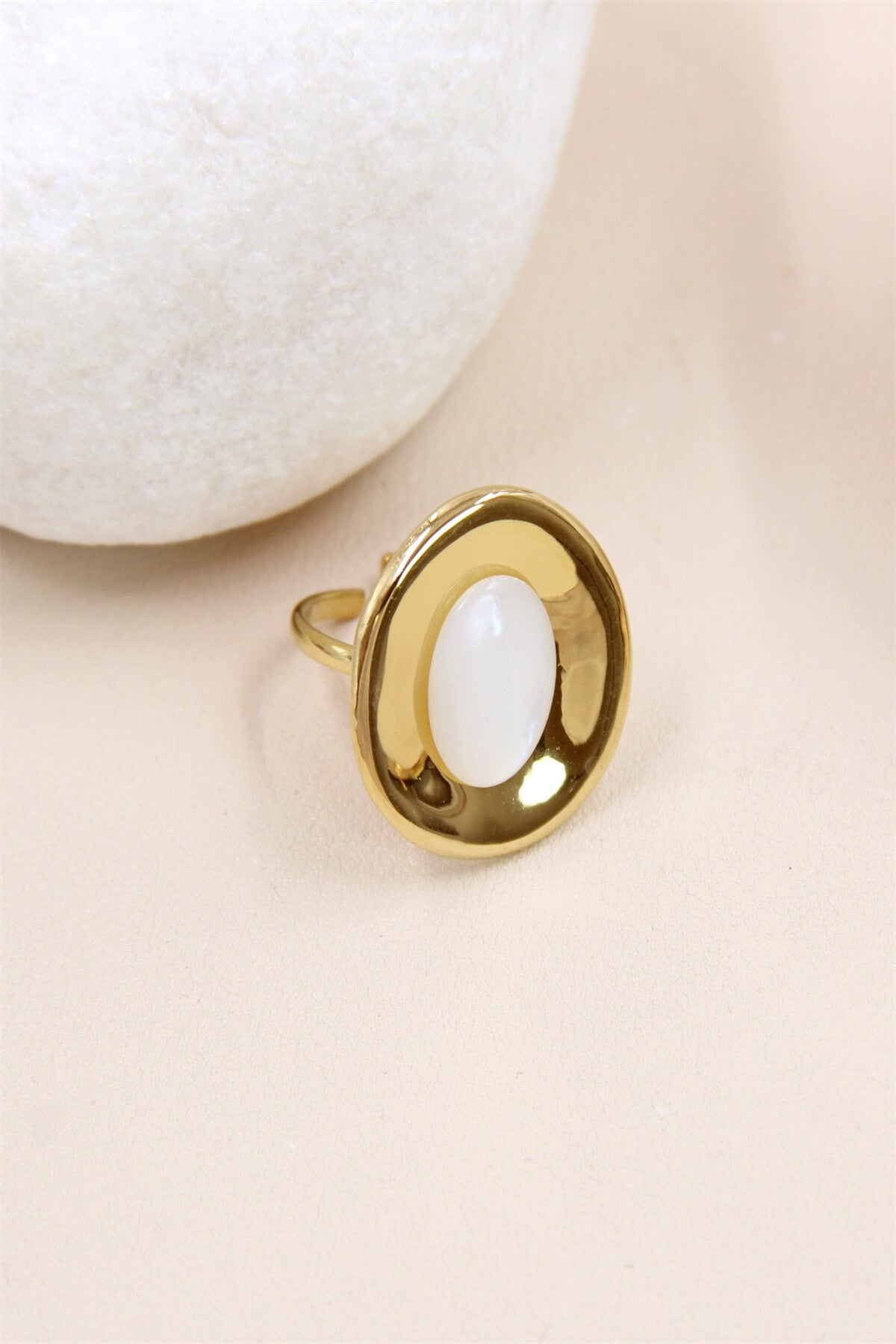 La bague en acier inoxydable et résine "précieuse"