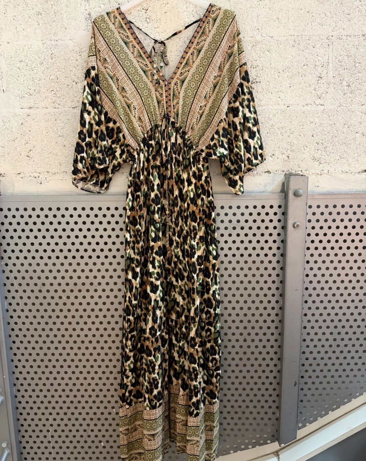 Robe Nyla – Longue Imprimé Léopard & Ethnique