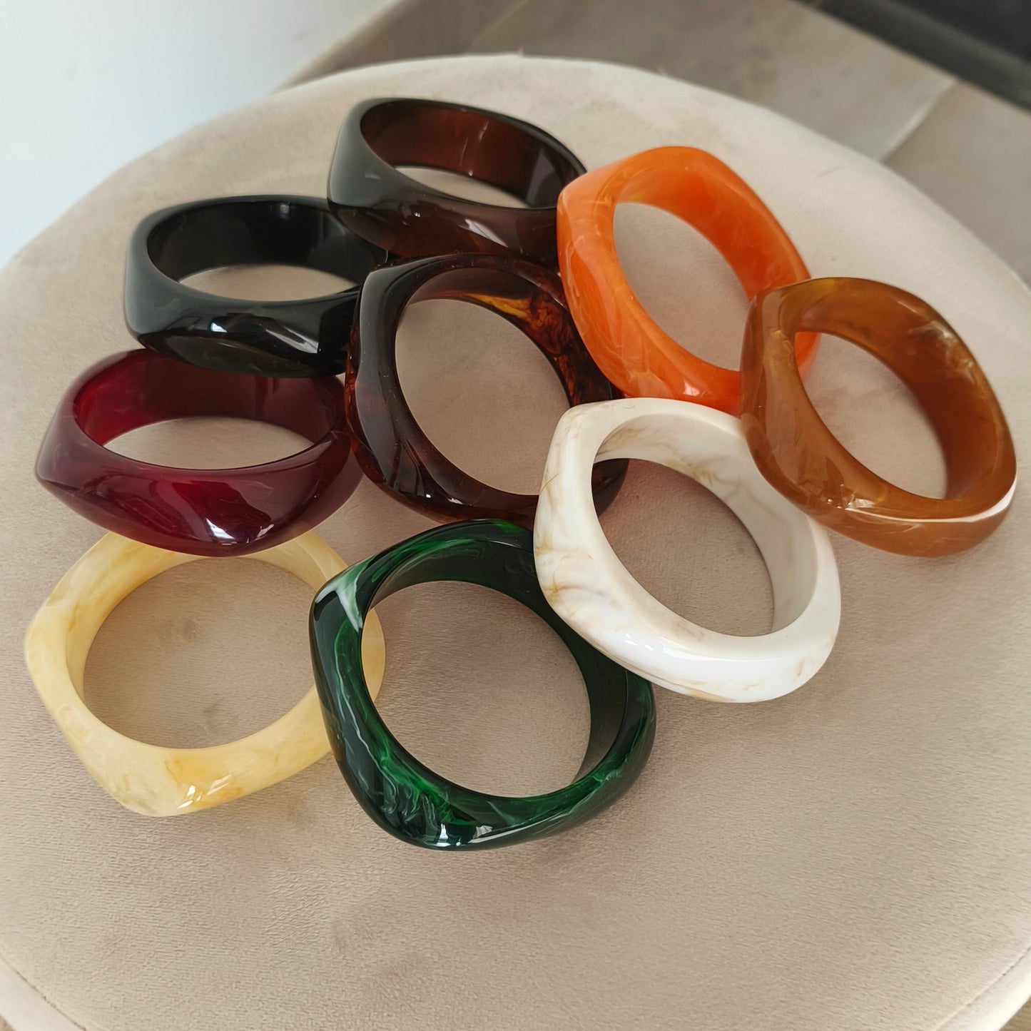 Les joncs en résine "Régine"