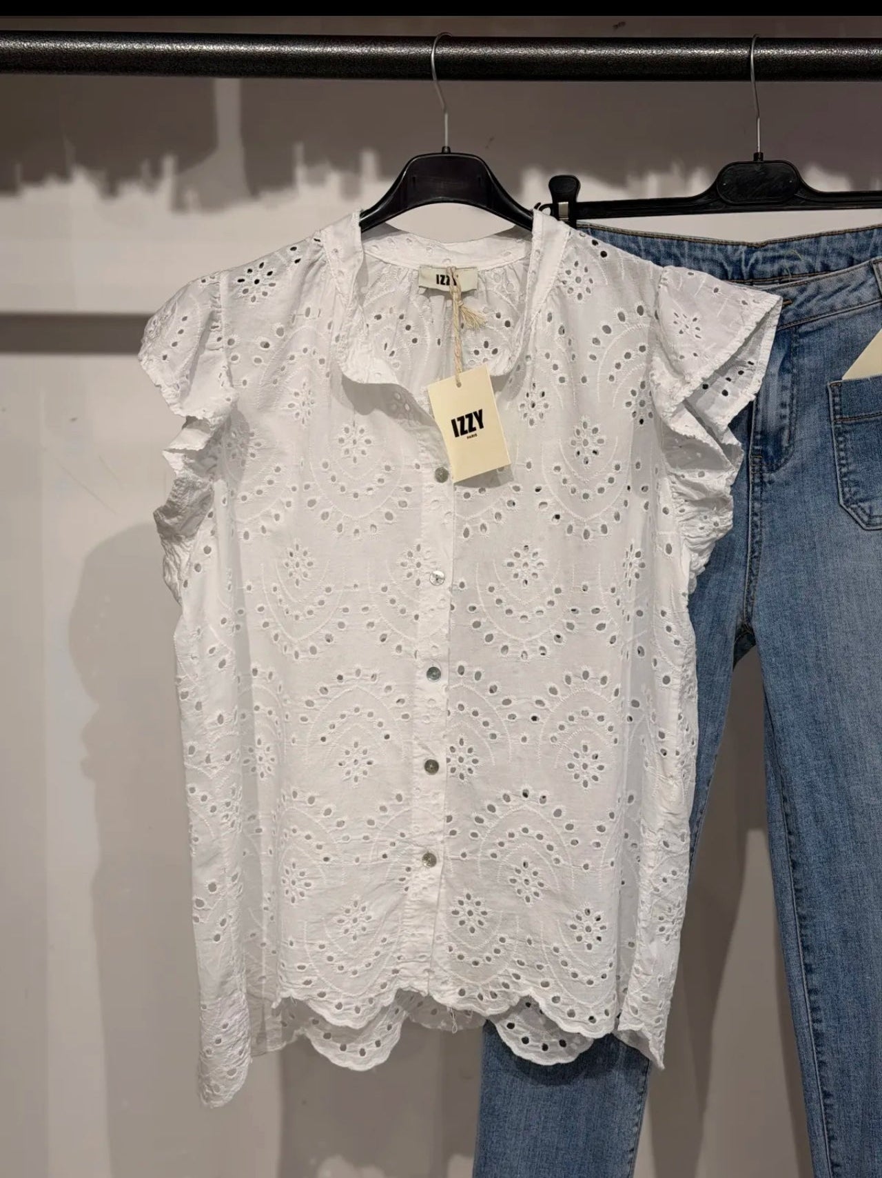 Le top broderie anglaise blanc "Brodie"