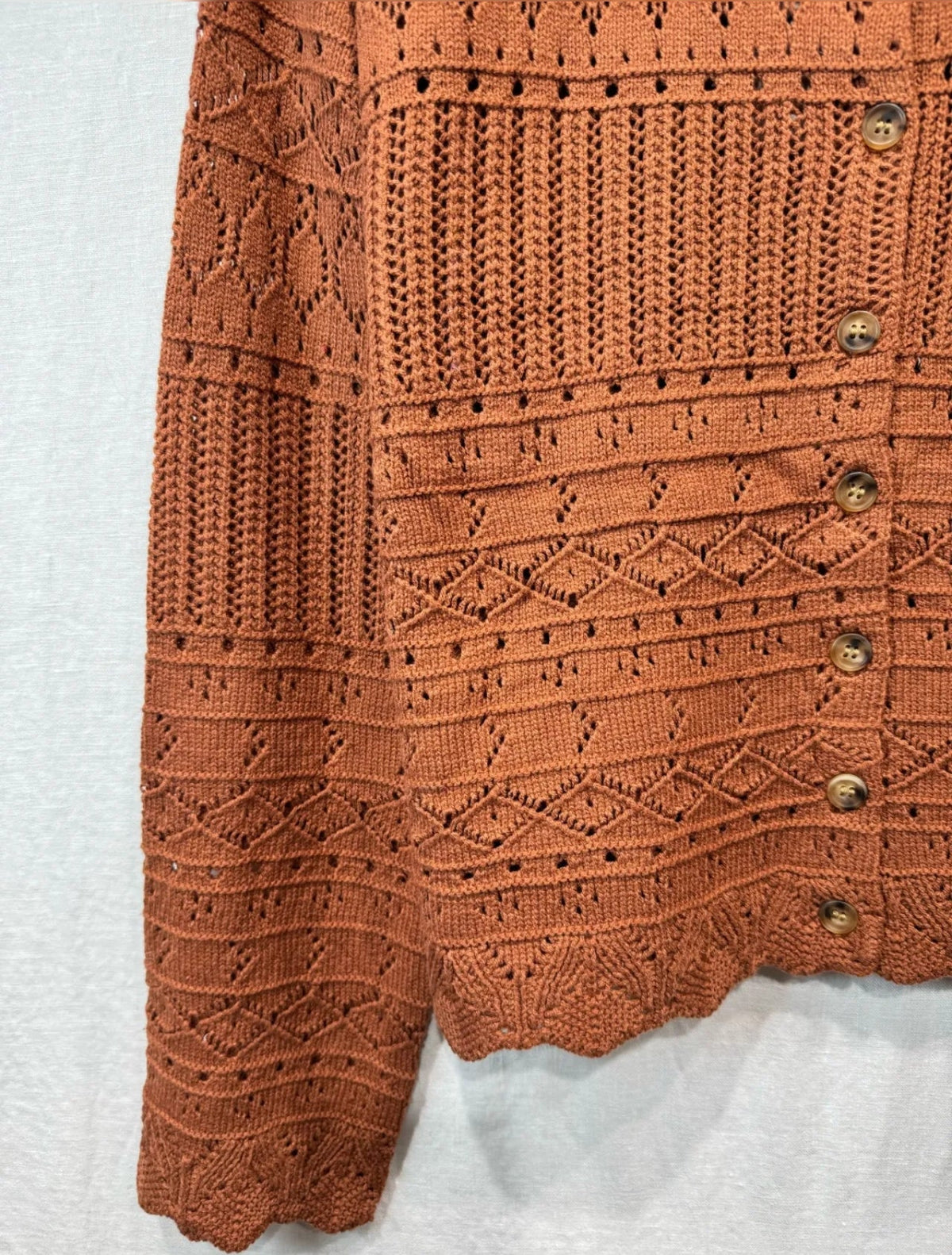 Antonella – Gilet Crochet Camel