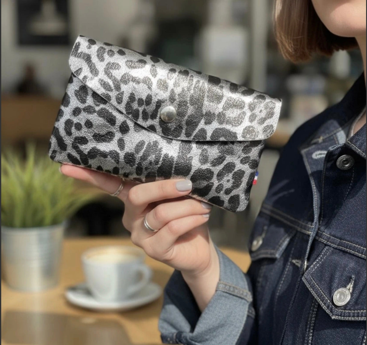 Le portefeuille en croûte de cuir 100% "Mireille"