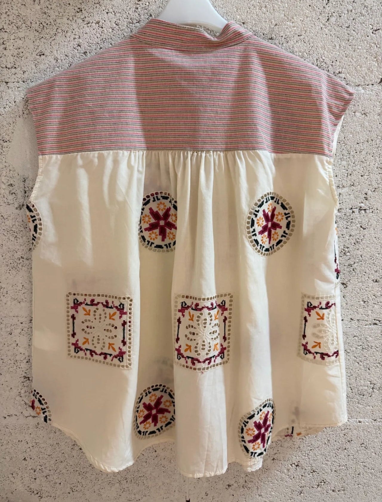 La chemise sans manches "Rosalie"