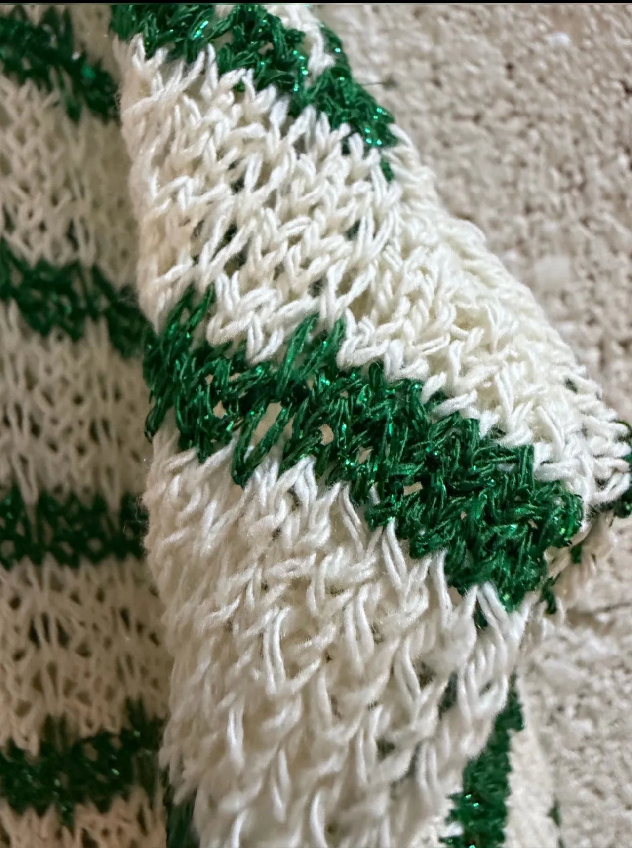 Le t-shirt en crochet "Mel" vert