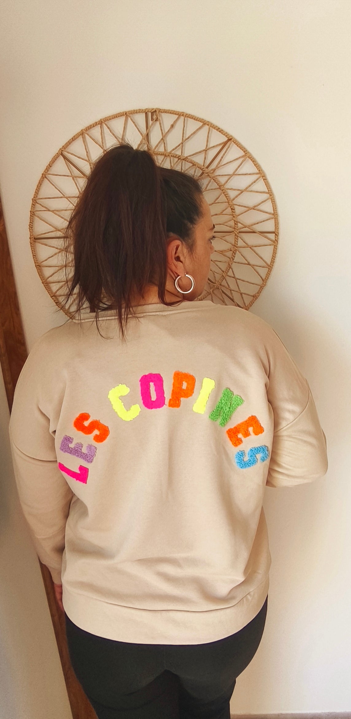 Le sweat broderies "Les copines"
