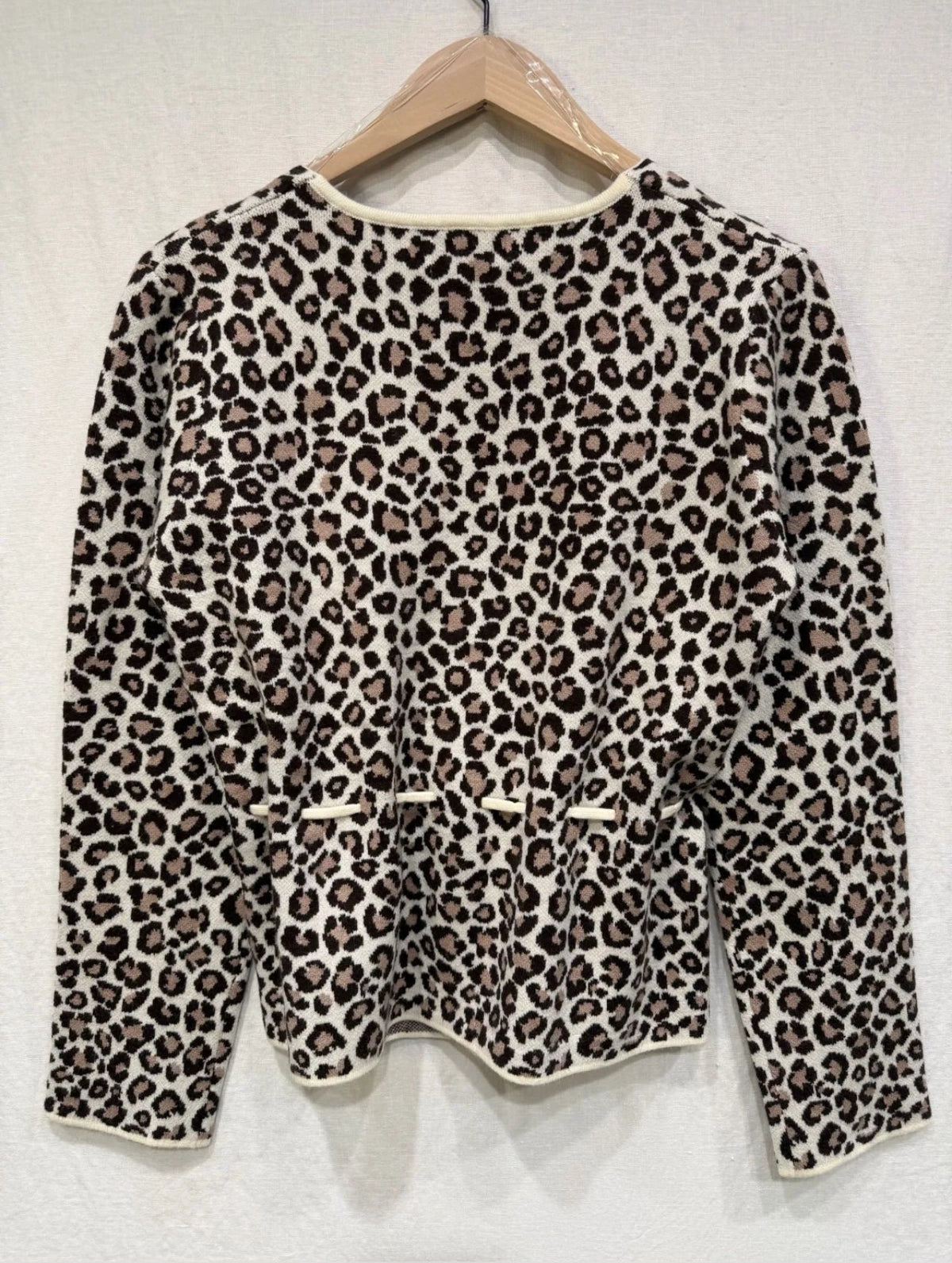 Capucine – Gilet Léopard Ceinture Nouée